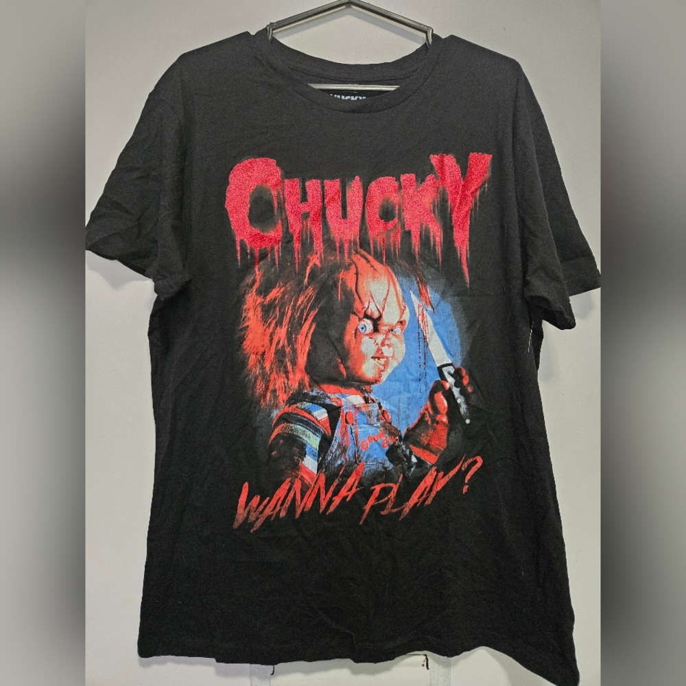 Vintage Chucky Horror Graphic Tee – Bold Black T-Shirt with Knife-Wielding Doll